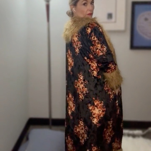 Jennafer Grace Penny Lane Faux Fur Trimmed, Lined, Long Coat, Velvet Print - Picture 1 of 7